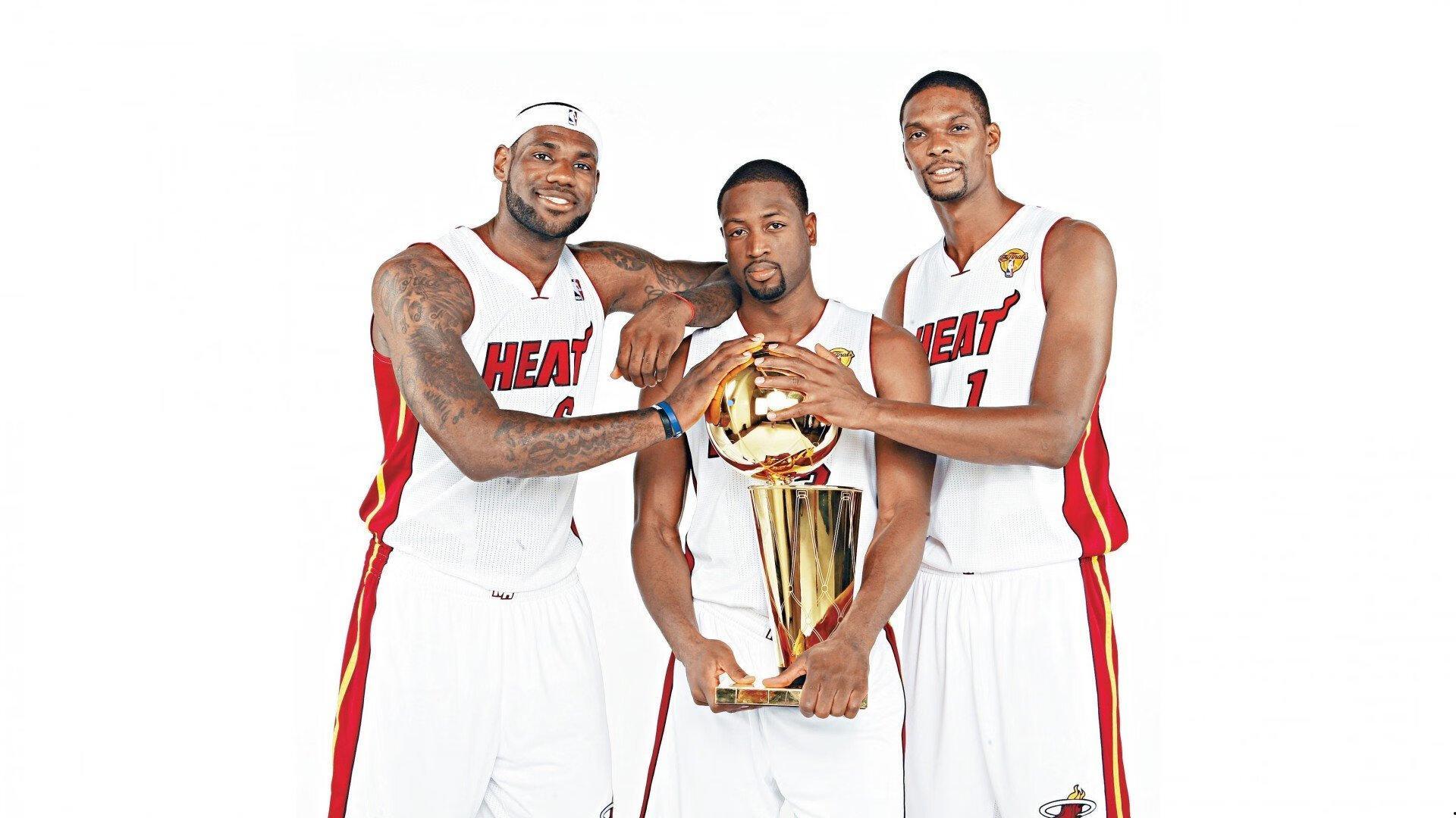 字母哥伤退引发震荡,小波特独挑大梁助掘金主场险胜雄鹿