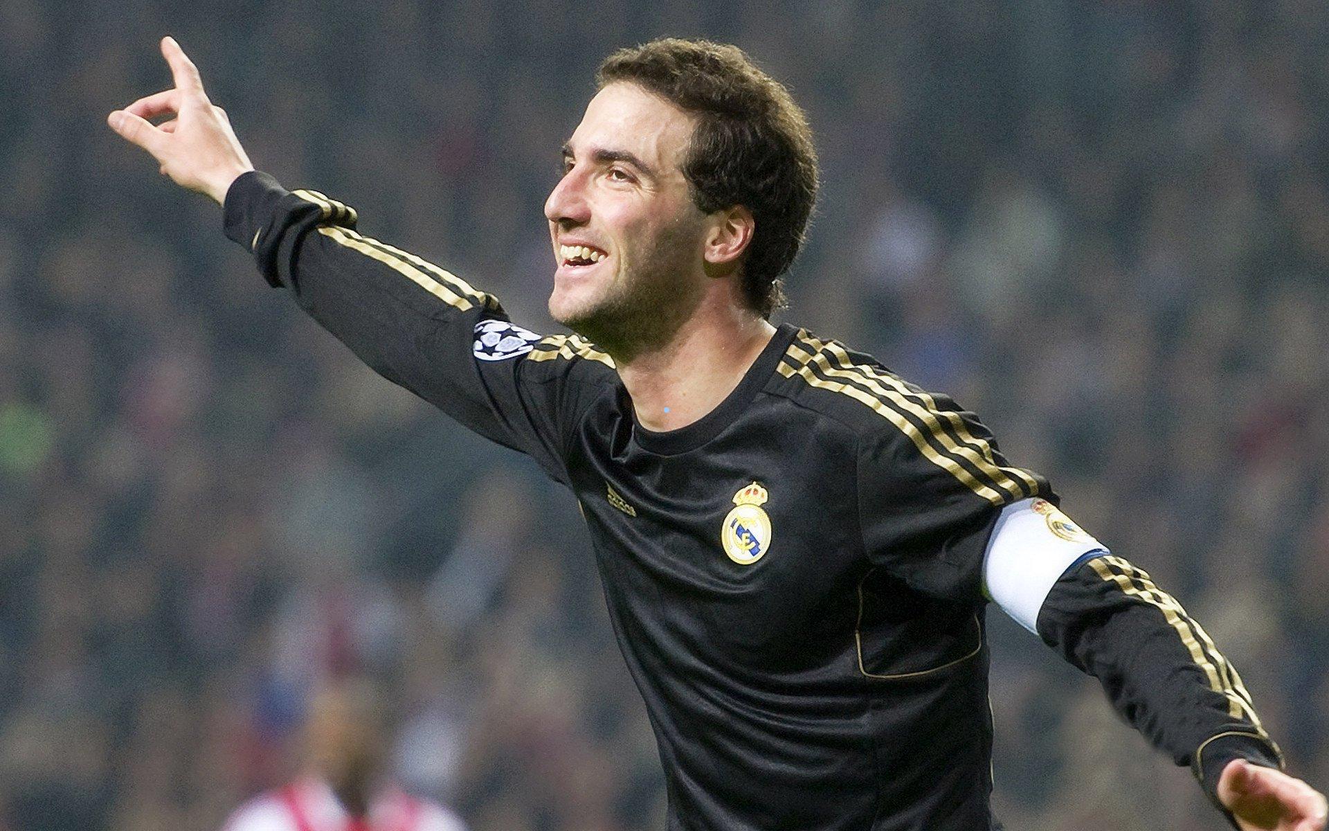 国足行云流水配合铸就经典，一粒进球足令万千球迷回味